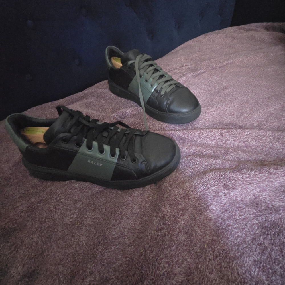 Bally Men's Black and Green Sneakers